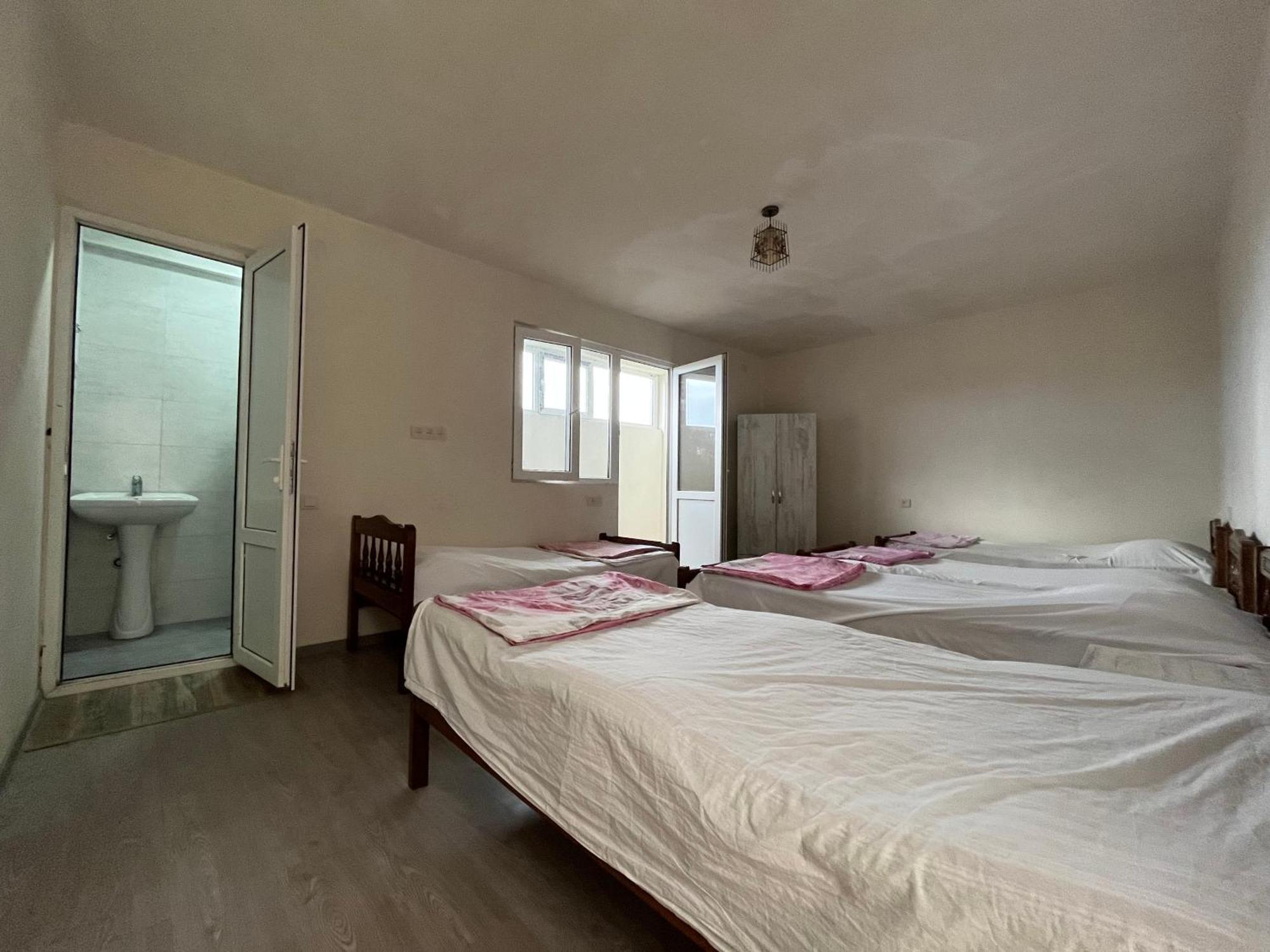 فندق Ok House! كوبوليتي المظهر الخارجي الصورة