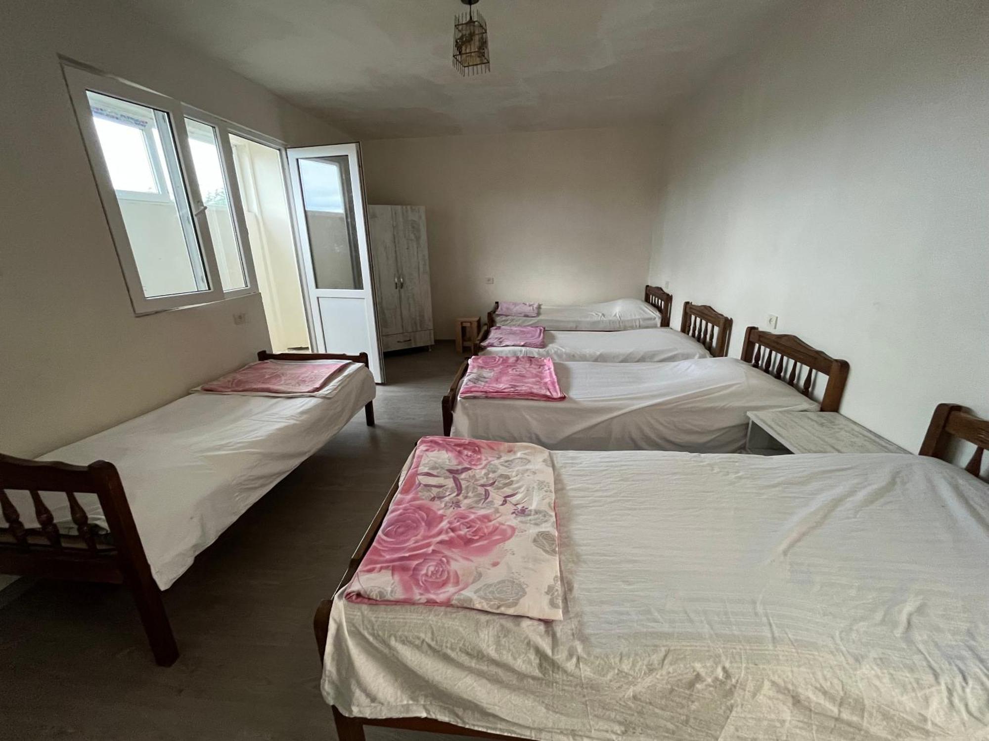 فندق Ok House! كوبوليتي المظهر الخارجي الصورة