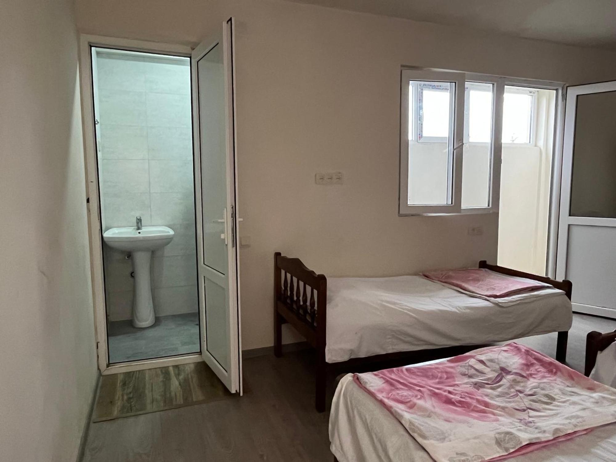 فندق Ok House! كوبوليتي المظهر الخارجي الصورة